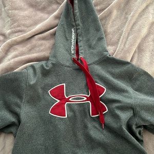 Like new gray men’s under armor hoodie